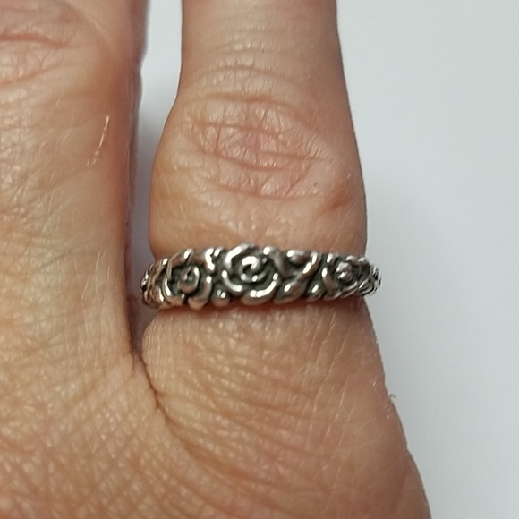 Sterling Silver ring 4 3/4 - Picture 5 of 6